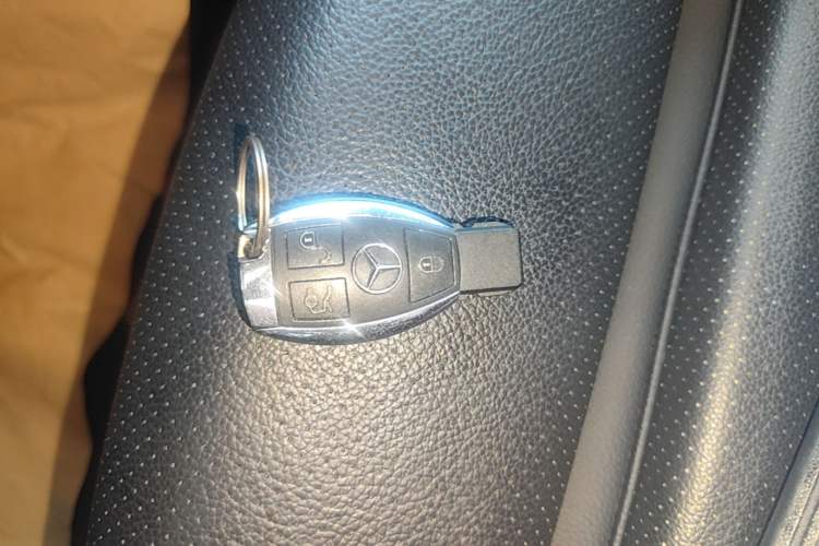 Used Mercedes-Benz C-Class 2018 C 180 L Fashion Edition Sport Version Vehicle Key