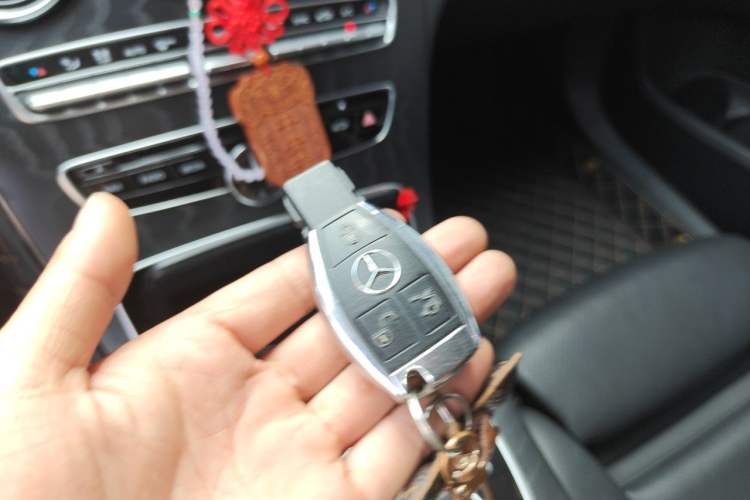 Used Mercedes-Benz C-Class 2018 C 180 L Fashion Edition Sport Version Vehicle Key