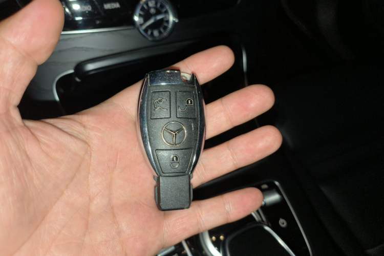 Used Mercedes-Benz C-Class 2018 C 200 L Sport Edition Vehicle Key