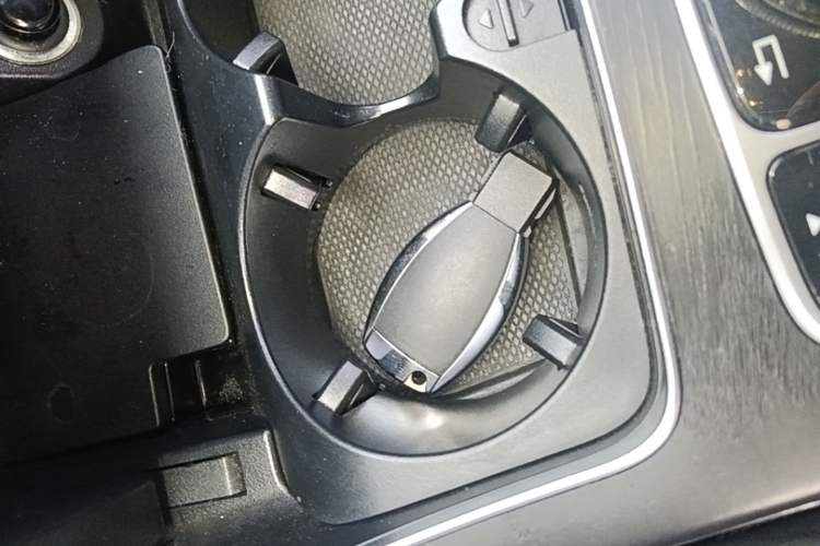 Used Mercedes-Benz C-Class 2018 C 180 L Fashion Edition Sport Version Vehicle Key