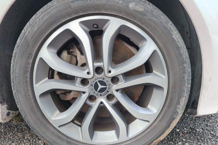 Used Mercedes-Benz C-Class 2018 C 180 L Fashion Edition Sport Version Right Front Wheel Hub