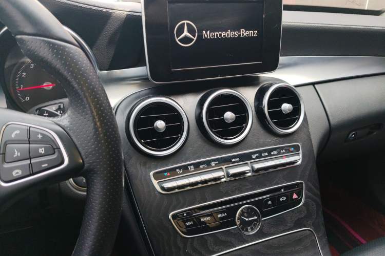 Used Mercedes-Benz C-Class 2018 C 200 L Sport Edition Audio And AC Panel