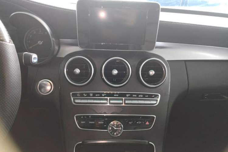 Used Mercedes-Benz C-Class 2018 C 200 L Sport Edition Audio And AC Panel
