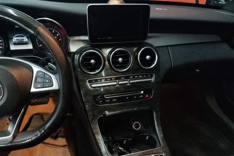 Used Mercedes-Benz C-Class 2018 C 200 Sport Edition Audio And AC Panel