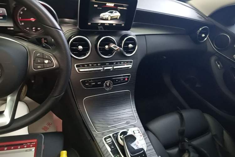 Used Mercedes-Benz C-Class 2018 C 200 L Sport Edition Audio And AC Panel