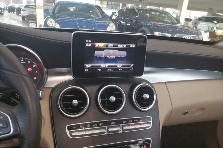 Used Mercedes-Benz C-Class 2018 C 200 L Sport Edition Audio And AC Panel