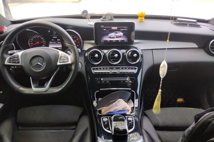 Used Mercedes-Benz C-Class 2018 C 200 Sport Edition Center Console