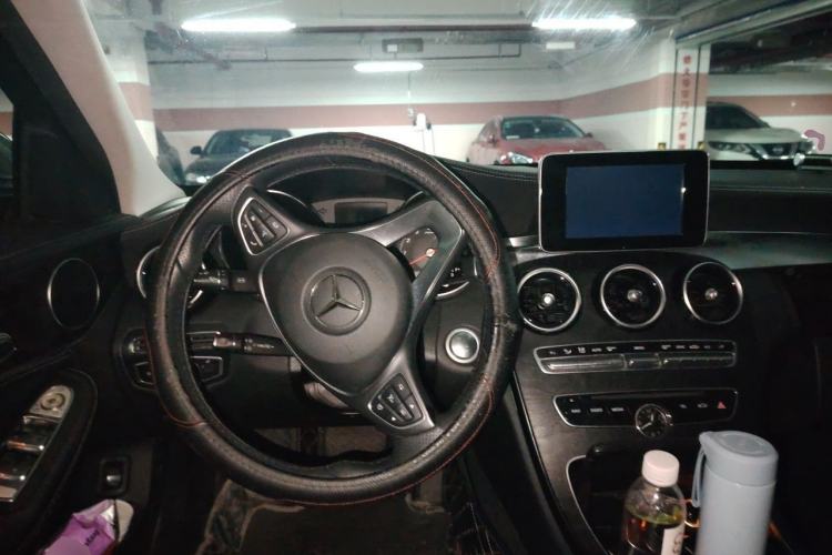 Used Mercedes-Benz C-Class 2018 C 180 L Fashion Edition Sport Version Center Console