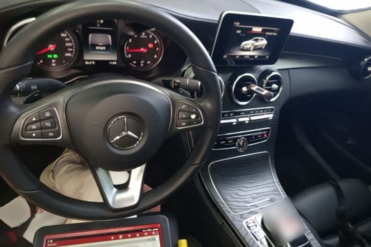 Used Mercedes-Benz C-Class 2018 C 200 L Sport Edition Center Console