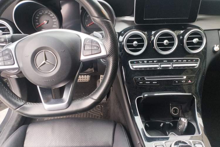 Used Mercedes-Benz C-Class 2018 C 200 Coupe Center Console