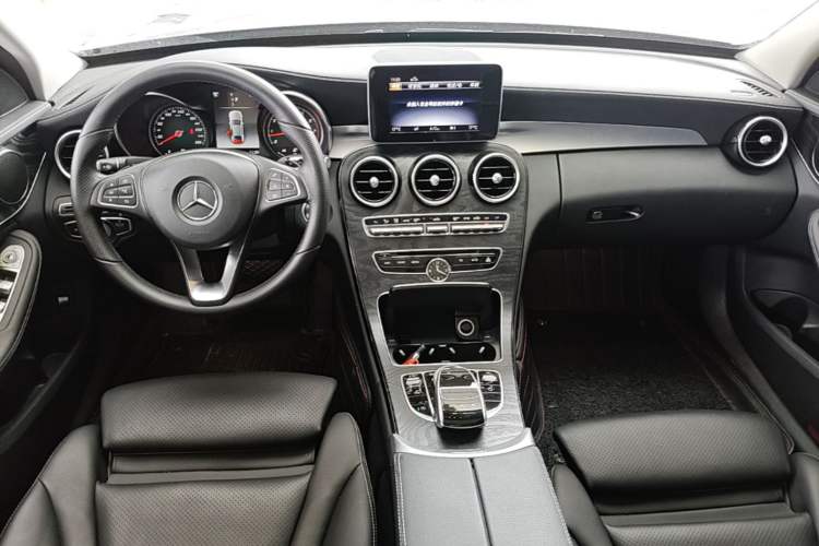 Used Mercedes-Benz C-Class 2018 C 200 L Sport Edition Center Console