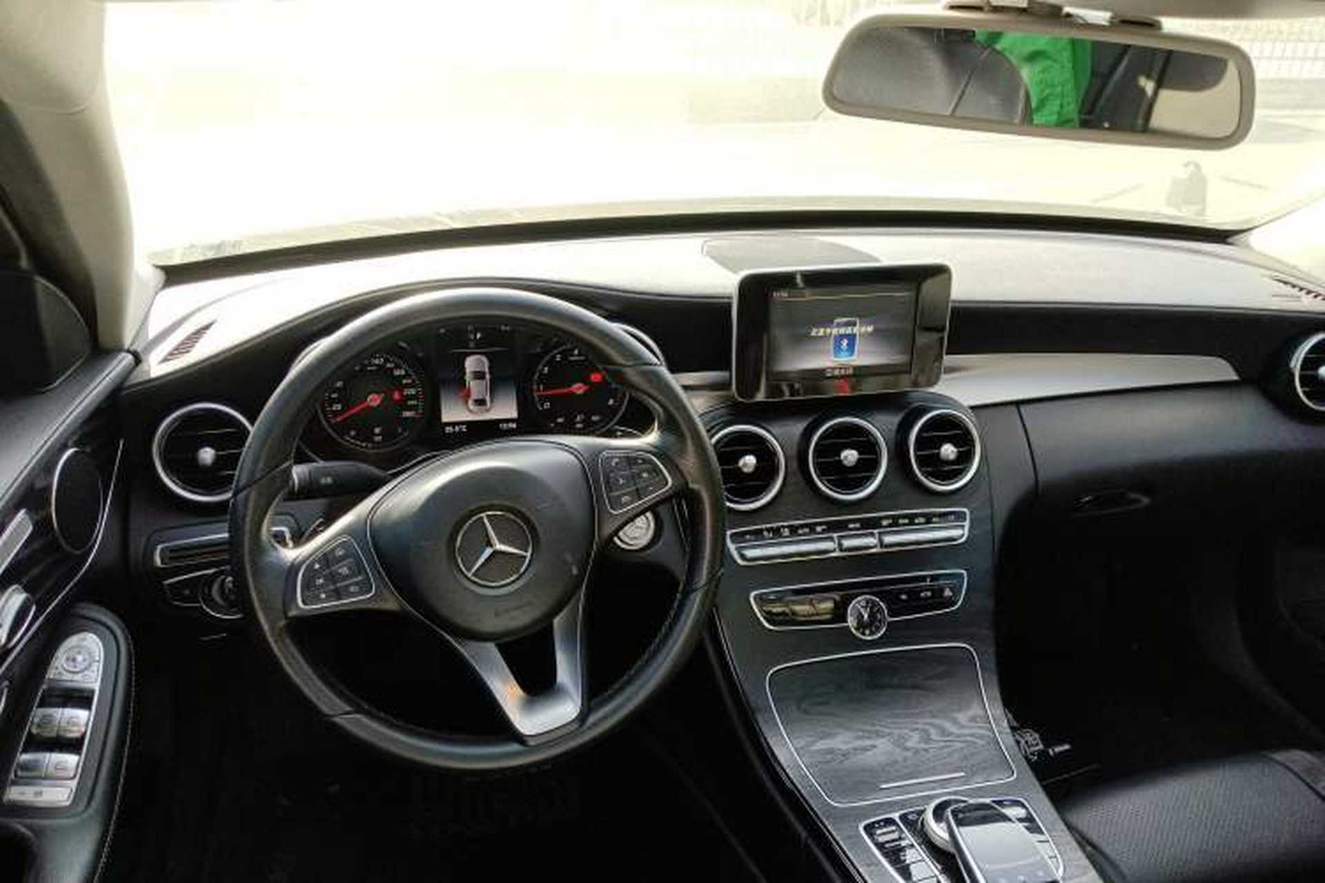 Used Mercedes-Benz C-Class 2018 C 200 L Sport Edition Center Console