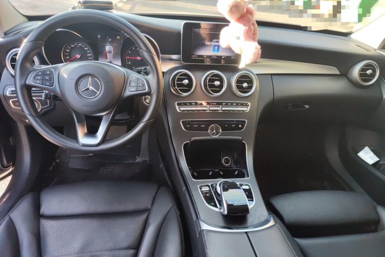 Used Mercedes-Benz C-Class 2018 C 200 Estate Center Console