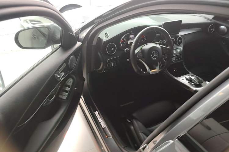 Used Mercedes-Benz C-Class 2018 C 200 L Sport Edition Driver Seat