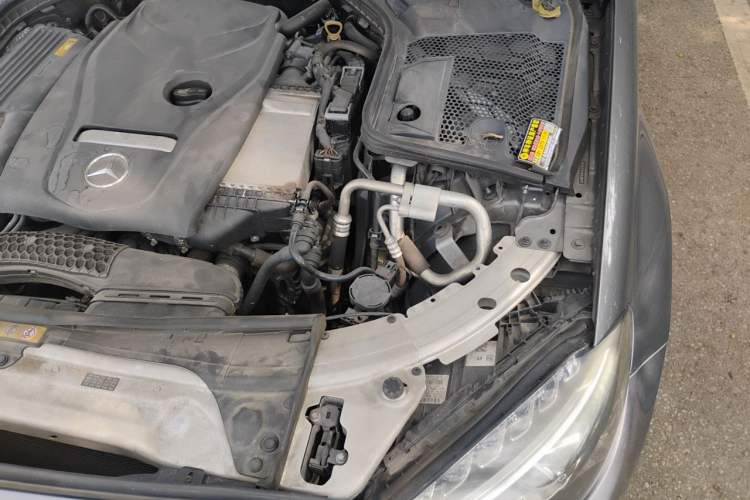 Used Mercedes-Benz C-Class 2018 C 200 Sport Edition Engine Bay Left