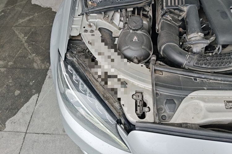 Used Mercedes-Benz C-Class 2018 C 200 L Sport Edition Engine Bay Right