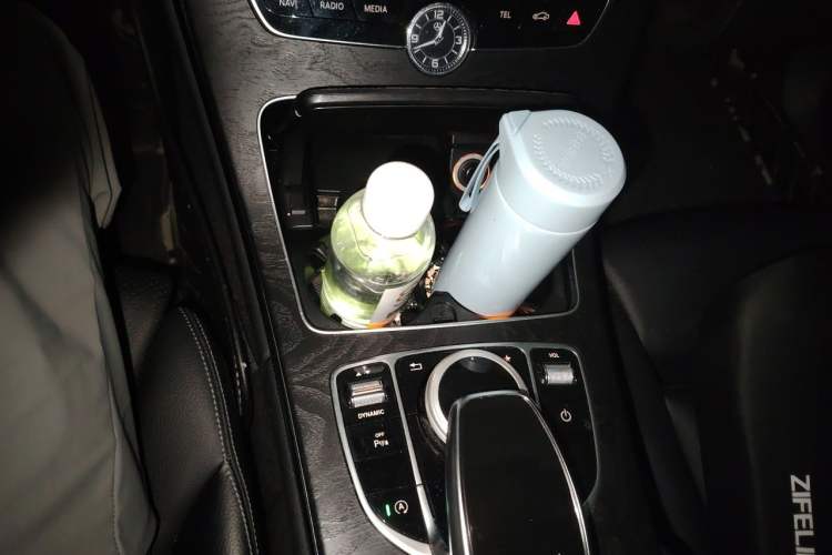 Used Mercedes-Benz C-Class 2018 C 180 L Fashion Edition Sport Version Gear Lever