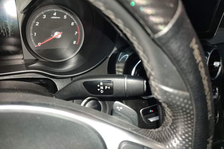 Used Mercedes-Benz C-Class 2018 C 200 Sport Edition Gear Lever