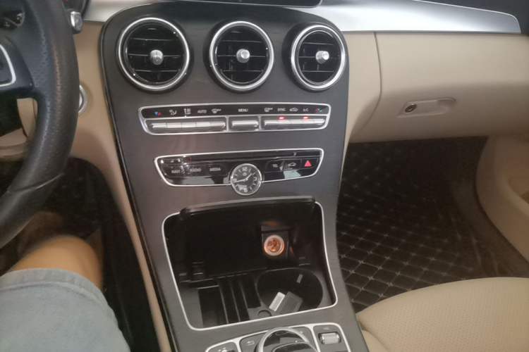 Used Mercedes-Benz C-Class 2018 C 200 L Sport Edition Gear Lever