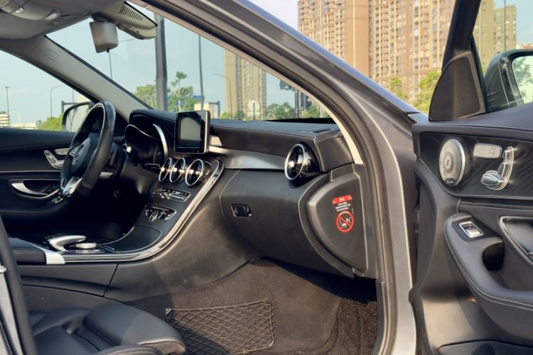 Used Mercedes-Benz C-Class 2018 C 200 L Sport Edition Interior 6