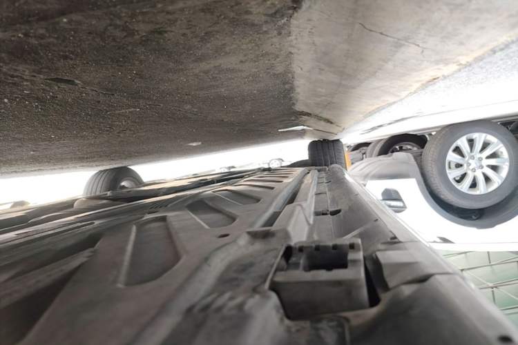 Used Mercedes-Benz C-Class 2018 C 200 L Sport Edition Left Side Sill