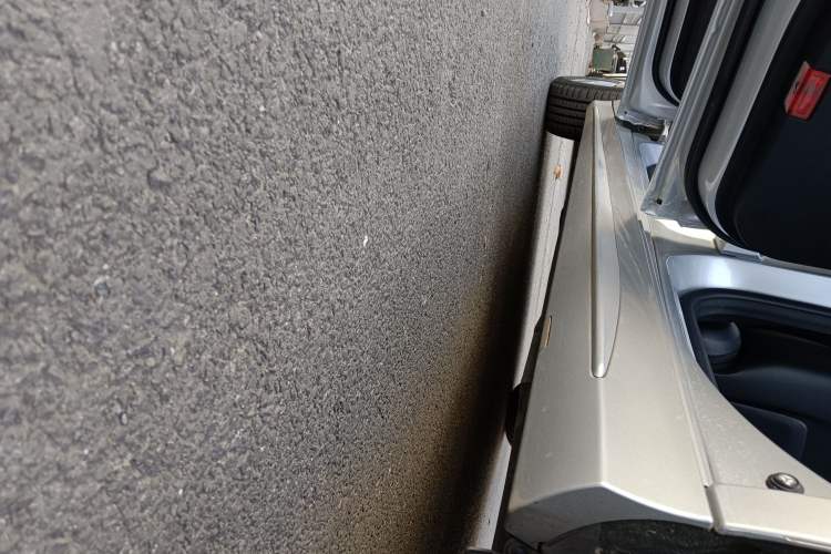 Used Mercedes-Benz C-Class 2018 C 200 L Sport Edition Left Side Sill