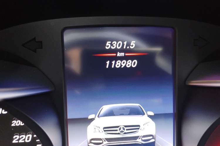Used Mercedes-Benz C-Class 2018 C 200 Sport Edition Odometer Close Up