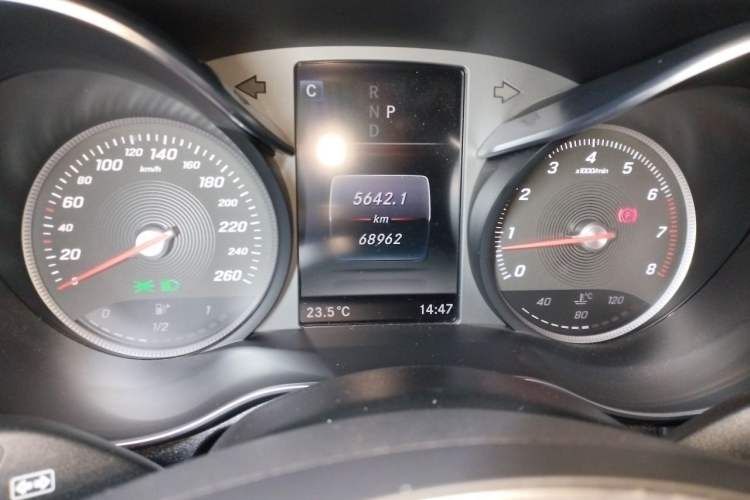 Used Mercedes-Benz C-Class 2018 C 200 Estate Odometer Close Up