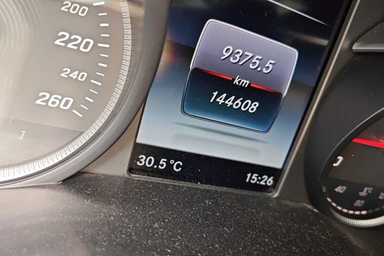 Used Mercedes-Benz C-Class 2018 C 200 L Sport Edition Odometer Close Up