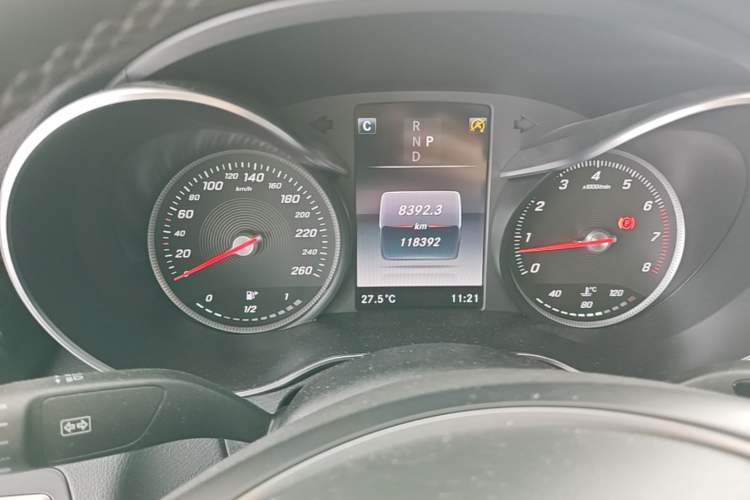 Used Mercedes-Benz C-Class 2018 C 200 L Sport Edition Odometer Close Up