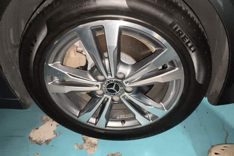 Used Mercedes-Benz C-Class 2018 C 200 L Sport Edition Right Front Wheel Hub