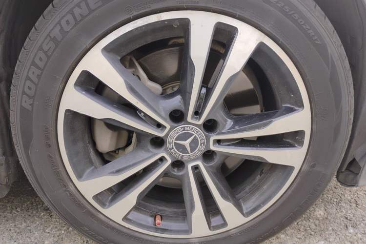 Used Mercedes-Benz C-Class 2018 C 200 Sport Edition Right Front Wheel Hub