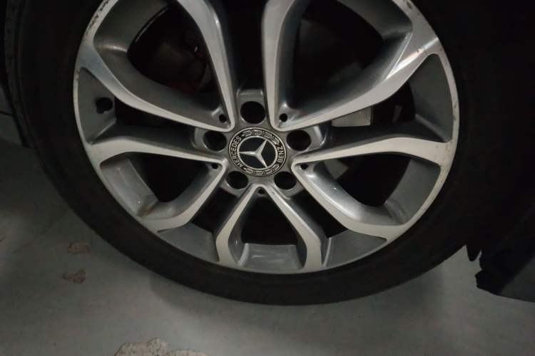 Used Mercedes-Benz C-Class 2018 C 180 L Fashion Edition Sport Version Right Front Wheel Hub