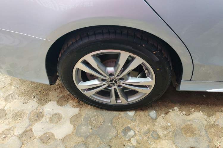 Used Mercedes-Benz C-Class 2018 C 200 L Sport Edition Right Rear Wheel Hub