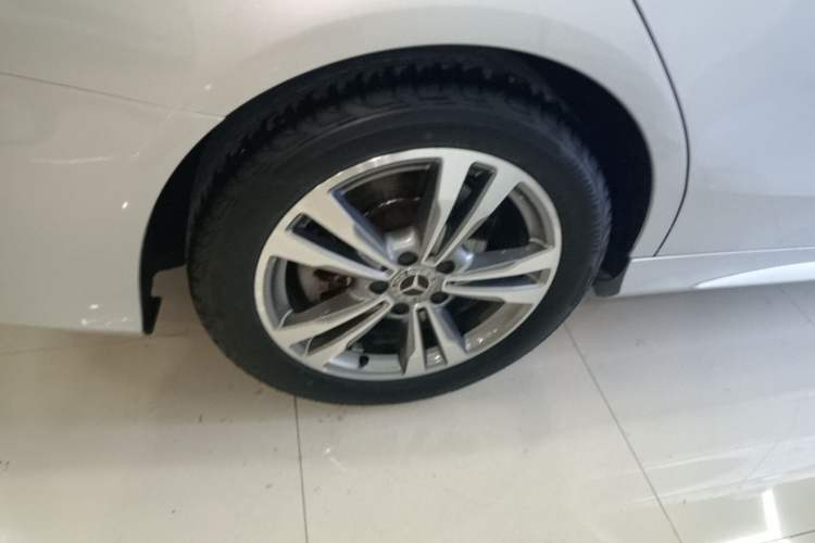 Used Mercedes-Benz C-Class 2018 C 200 L Sport Edition Right Rear Wheel Hub