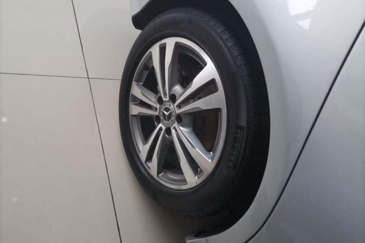 Used Mercedes-Benz C-Class 2018 C 200 L Sport Edition Right Rear Wheel Hub