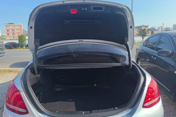 Used Mercedes-Benz C-Class 2018 C 200 Sport Edition Trunk