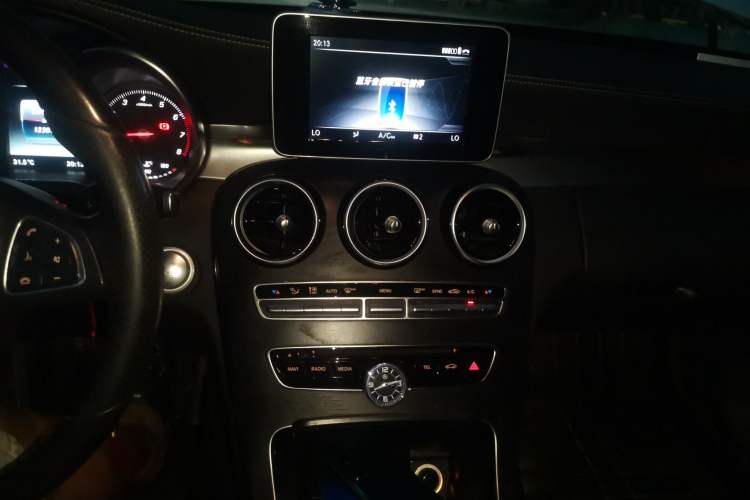 Used Mercedes-Benz C-Class 2018 C 200 L Sport Edition Audio And AC Panel