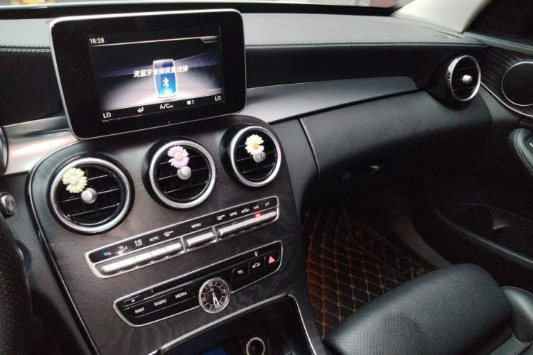 Used Mercedes-Benz C-Class 2018 C 200 L Sport Edition Audio And AC Panel