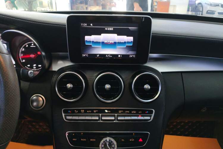 Used Mercedes-Benz C-Class 2018 C 200 L Sport Edition Audio And AC Panel
