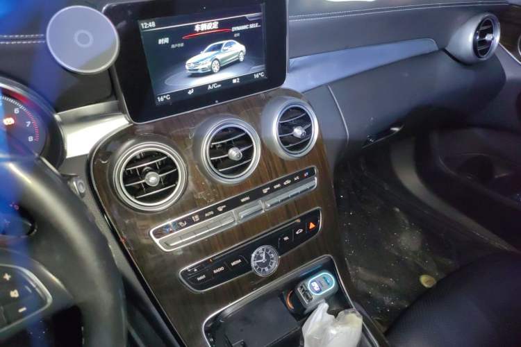 Used Mercedes-Benz C-Class 2018 C 200 L Audio And AC Panel