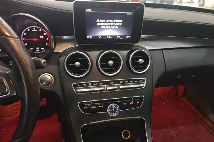 Used Mercedes-Benz C-Class 2018 C 180 L Fashion Edition Sport Version Audio And AC Panel