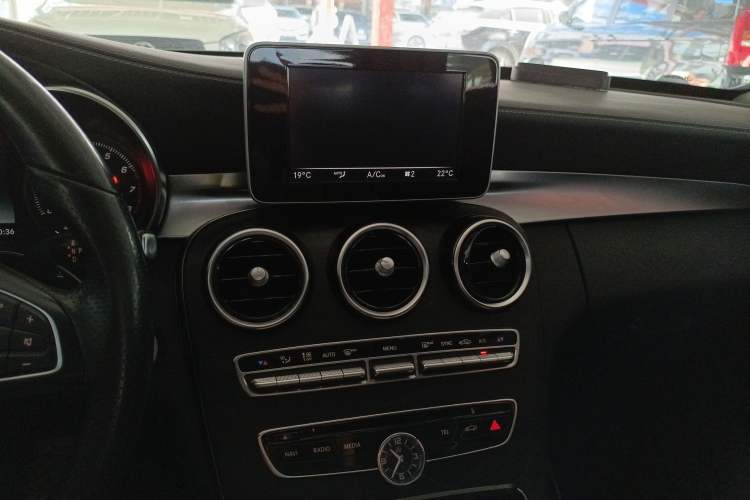 Used Mercedes-Benz C-Class 2018 C 200 L Sport Edition Audio And AC Panel
