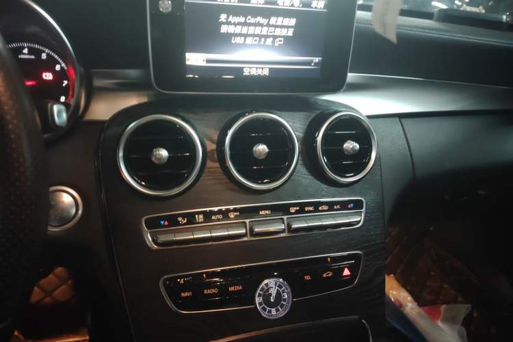 Used Mercedes-Benz C-Class 2018 C 200 L Audio And AC Panel