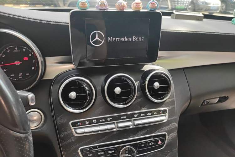 Used Mercedes-Benz C-Class 2018 C 200 L Sport Edition Audio And AC Panel