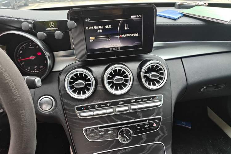 Used Mercedes-Benz C-Class 2018 C 180 L Dynamic Sports Edition Audio And AC Panel