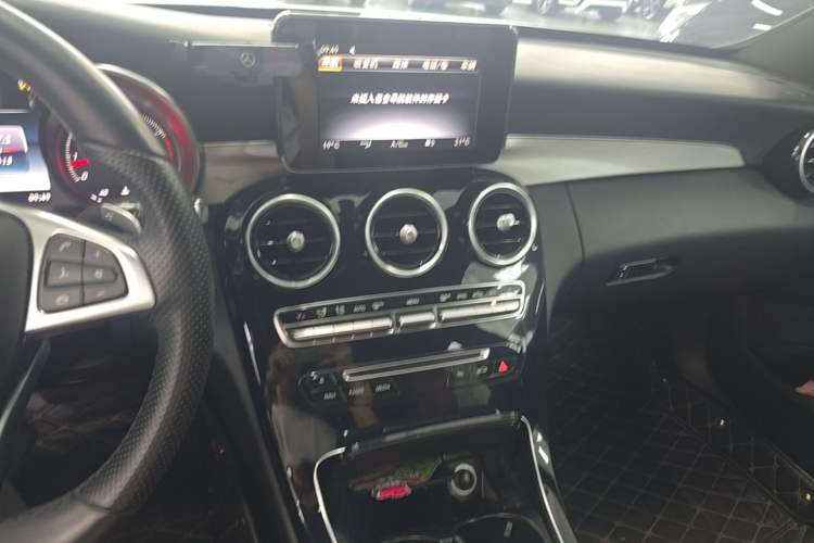 Used Mercedes-Benz C-Class 2018 C 200 Achievement Special Edition Audio And AC Panel
