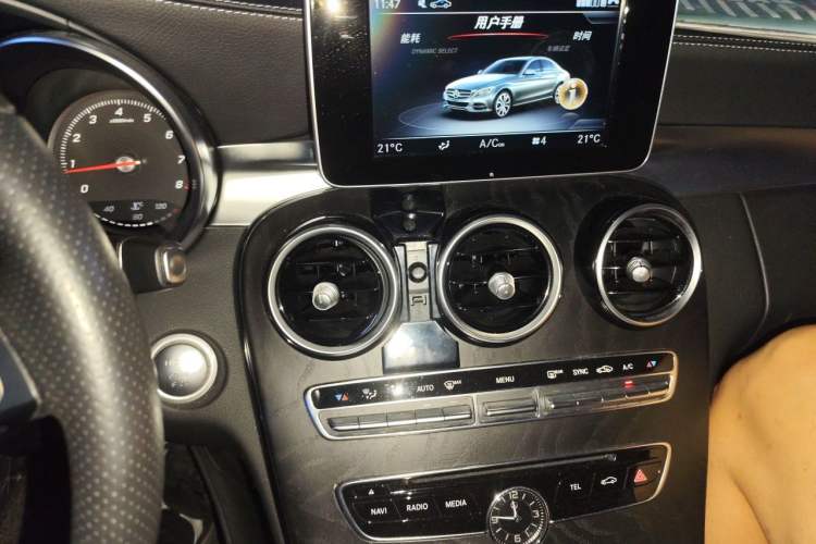 Used Mercedes-Benz C-Class 2018 C 180 L Fashion Edition Sport Version Audio And AC Panel