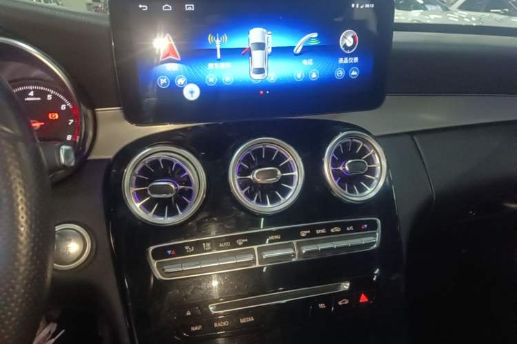 Used Mercedes-Benz C-Class 2018 C 200 Sport Edition Audio And AC Panel