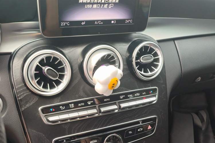 Used Mercedes-Benz C-Class 2018 C 180 L Fashion Edition Sport Version Audio And AC Panel